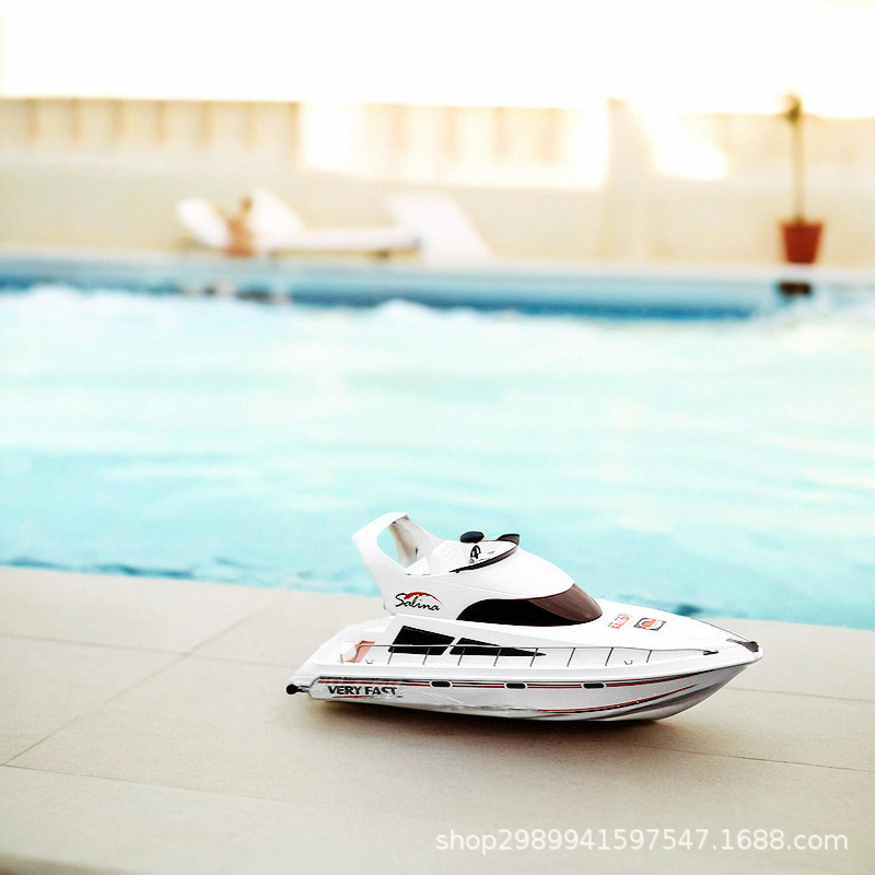 Remote Controlled Luxury Yacht - Model Kit Yacht recension och pris